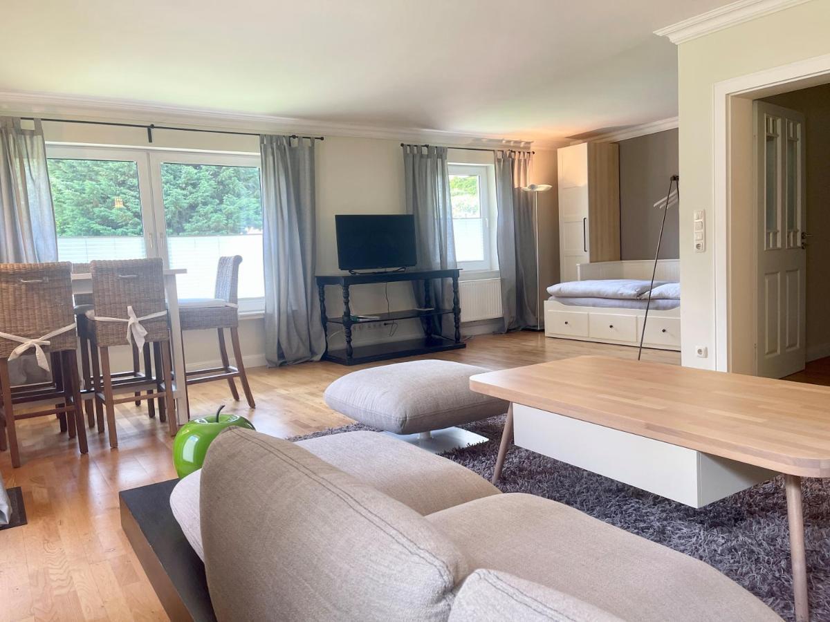 Landhaus Am Wald Mit Garten Mit 1 Schlafnische Und 1 Schlafzimmer Aurich Eksteriør billede