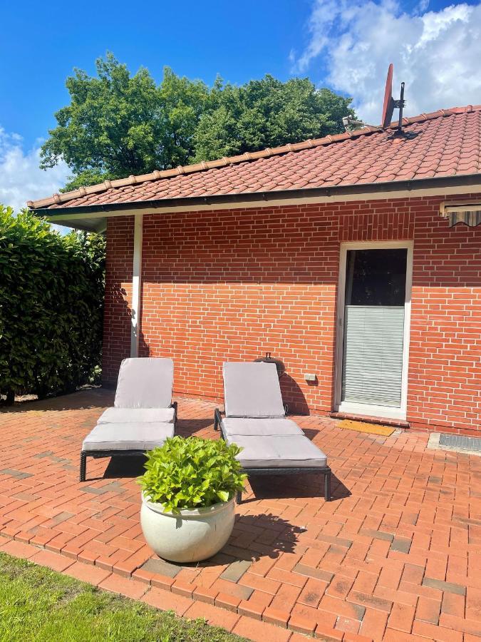 Landhaus Am Wald Mit Garten Mit 1 Schlafnische Und 1 Schlafzimmer Aurich Eksteriør billede
